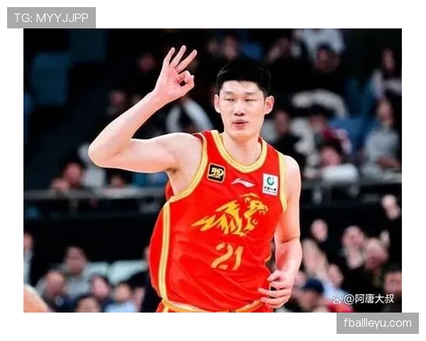 胡金秋穿得跟个邻家大叔，球场上却像是富豪专用玩具一样狂刷分数